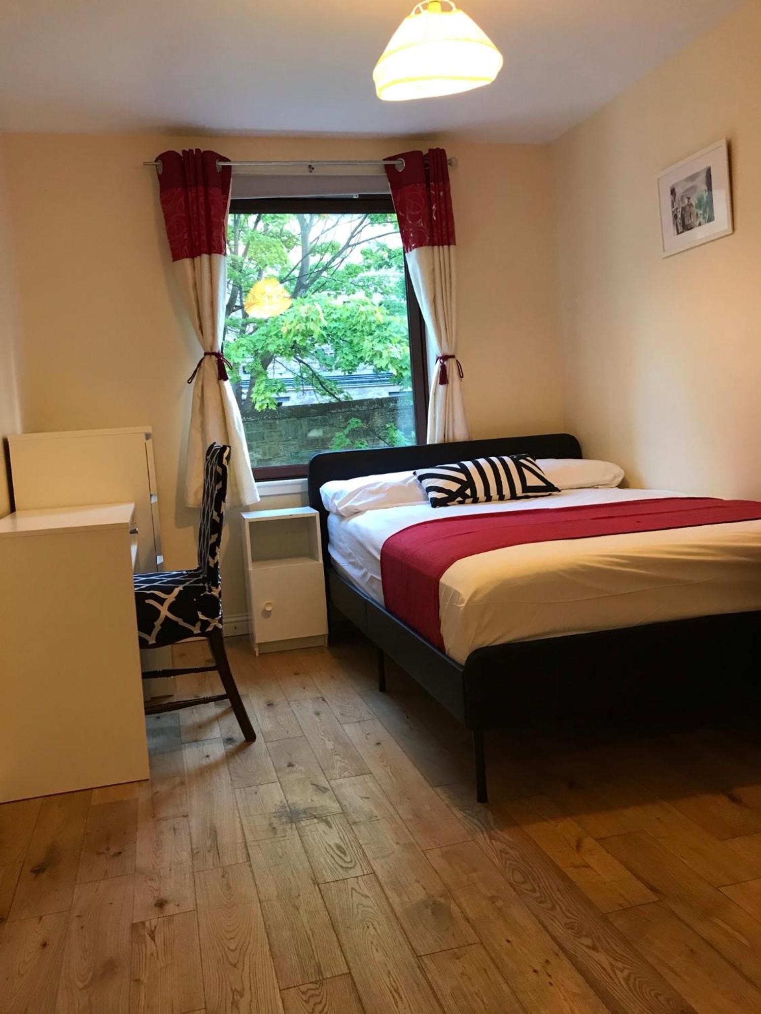 Centre Old Town 3 Bedrooms Эдинбург